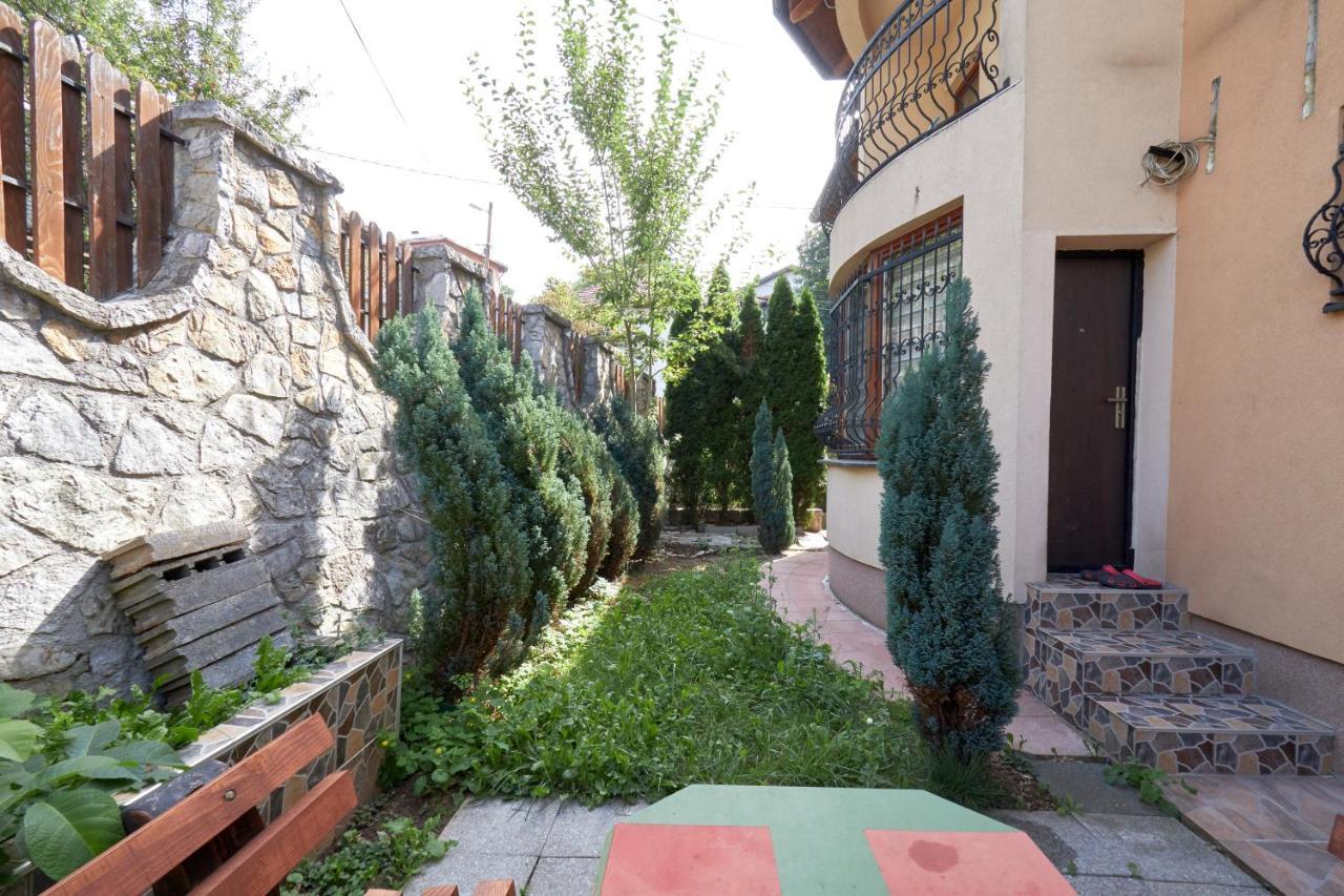 Center - Free Parking Villa